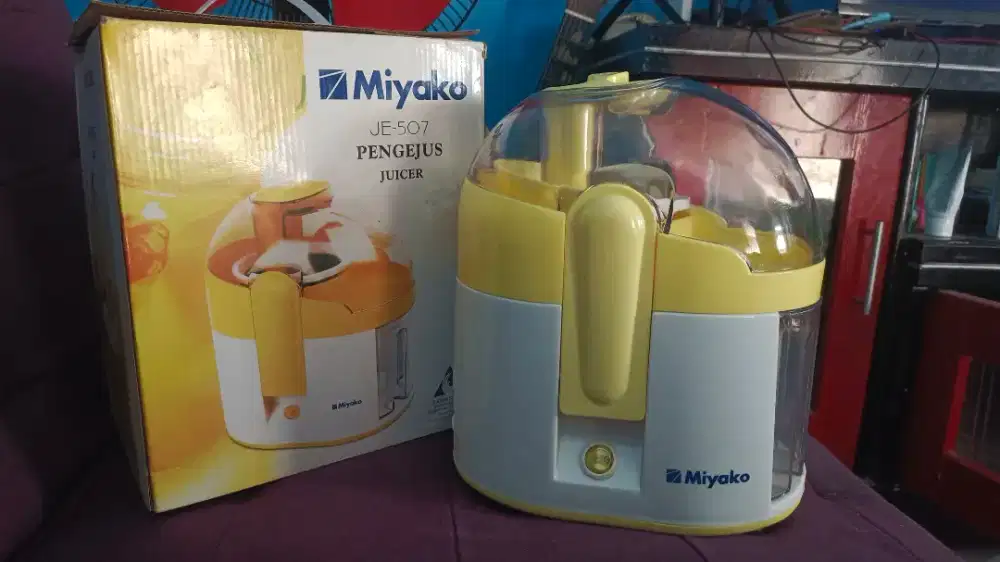JUICER MIYAKO JE - 507 baru 2X pakai, mulus normal dan bersih