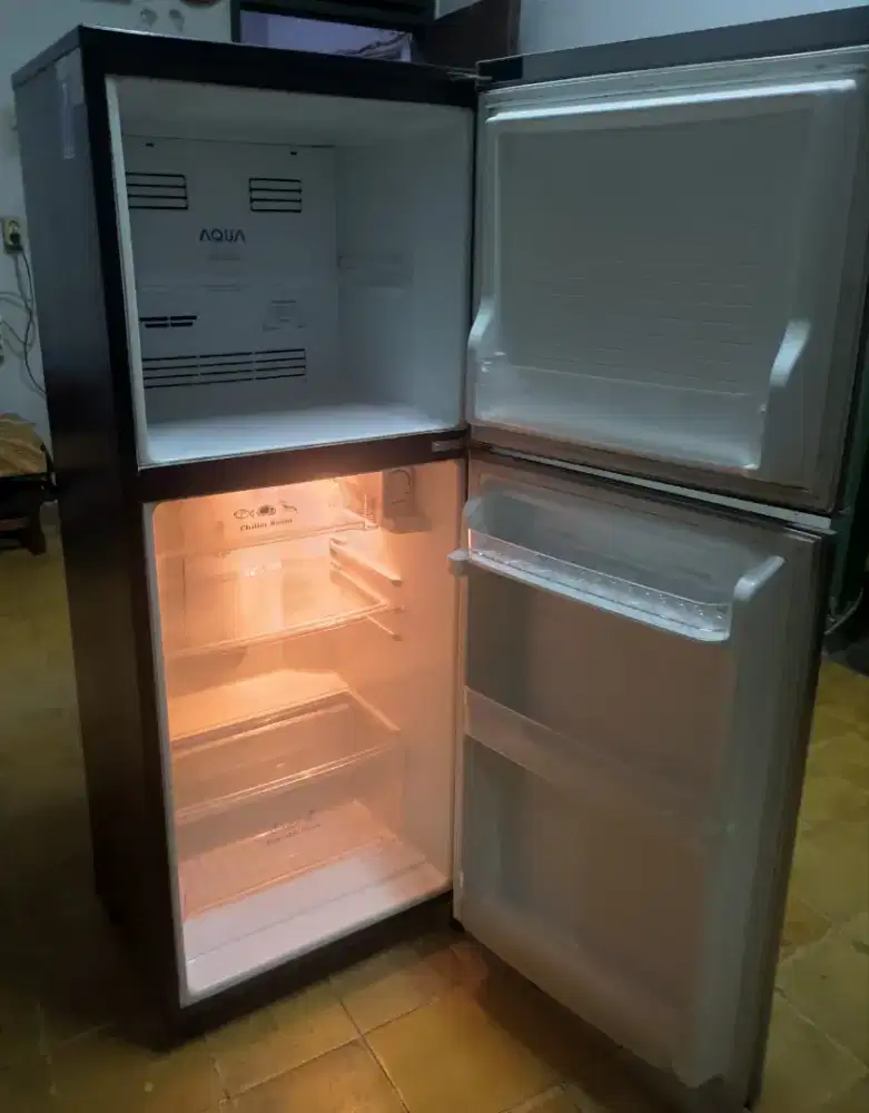 WTS Kulkas AQUA dua pintu