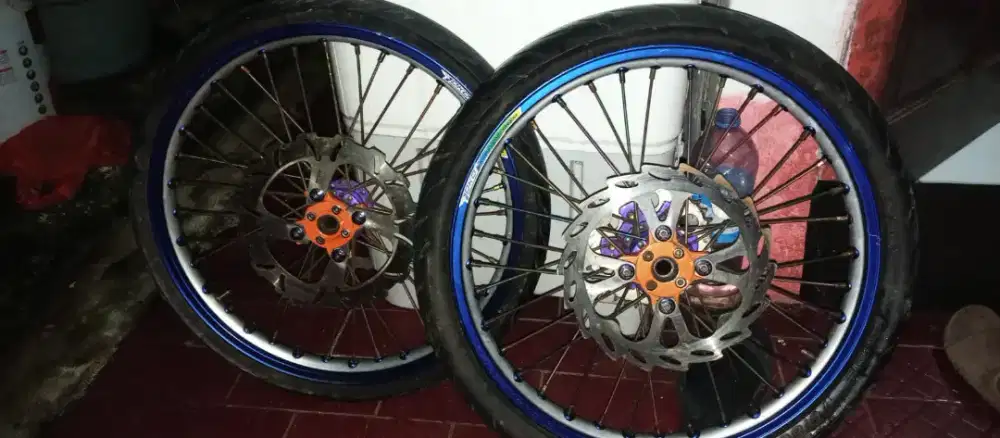 Velg depan belakang uk 17