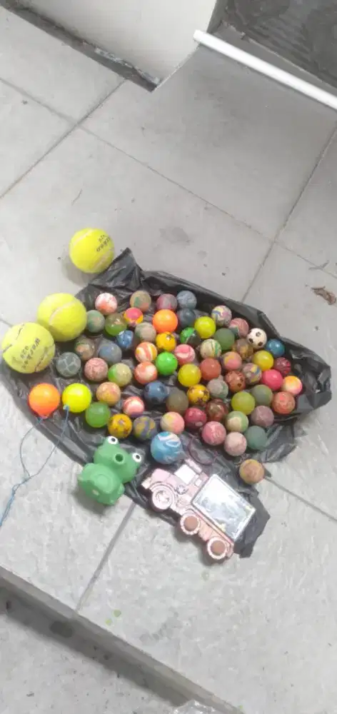 Di jual semua mainan di foto yg saya g anak Bun murah aja wa dan hp