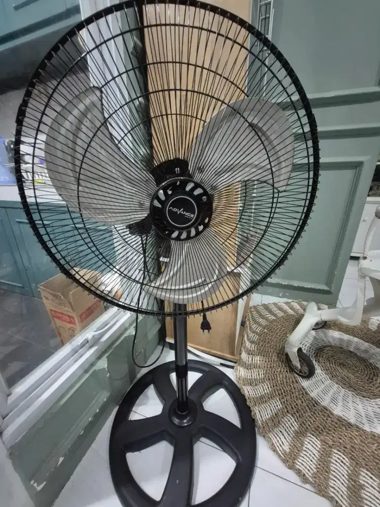 Kipas angin advance bekas