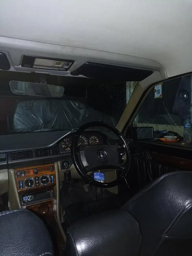 Mercedes-Benz E200 1987 Bensin