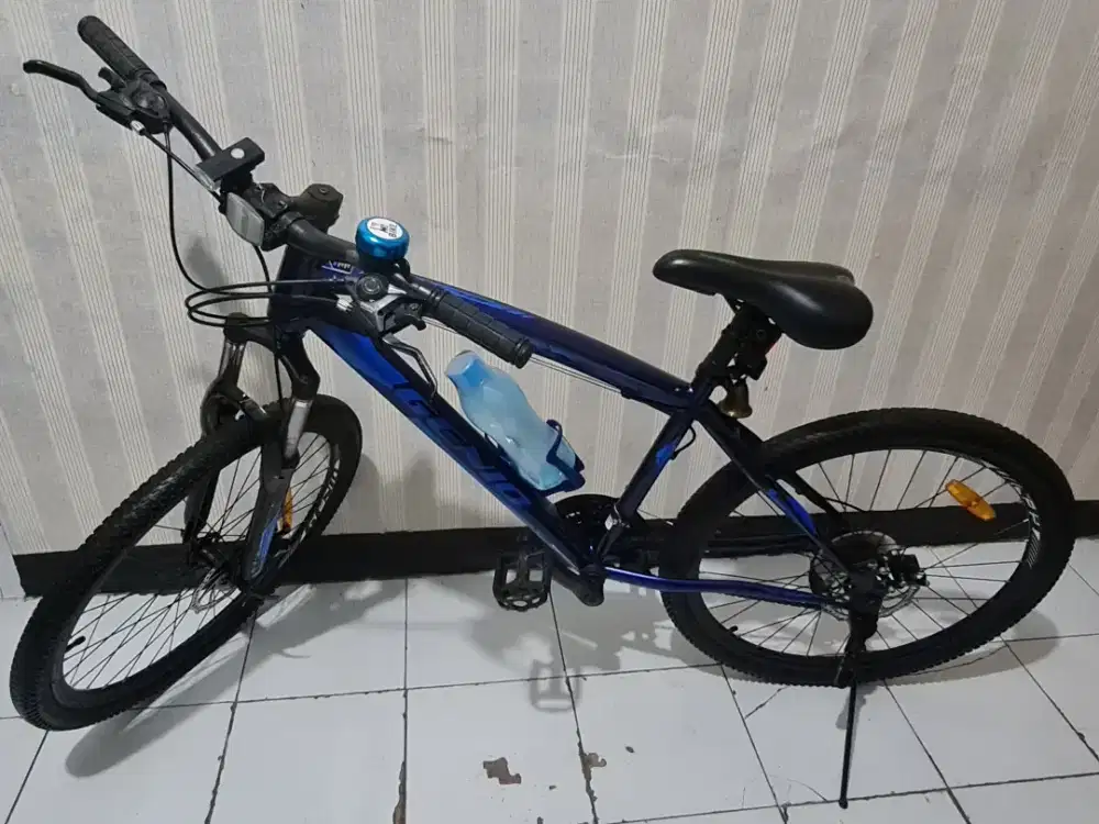 Sepeda Gunung Biru Merk Genio