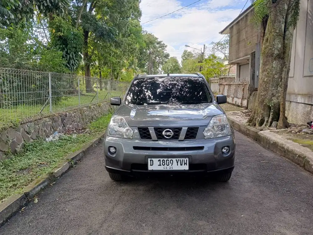 Nissan X-Trail 2.0 matic 2009 grey