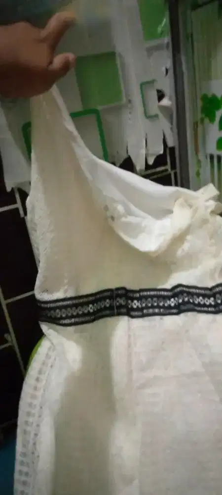 Di jual dreas putih celana panjang warna biru