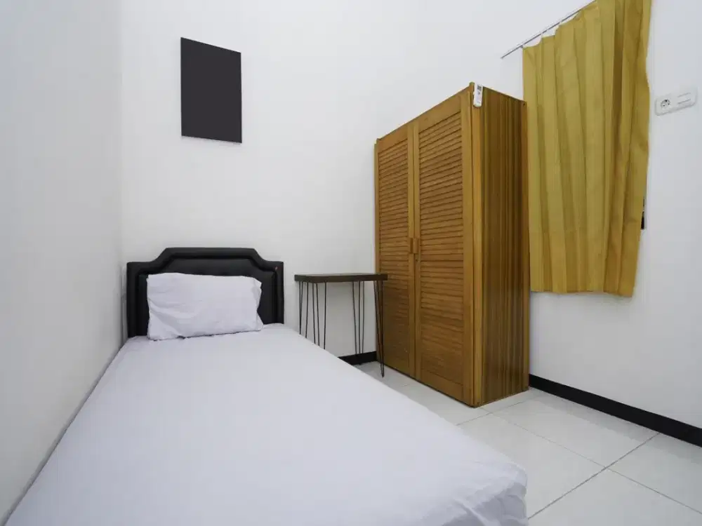 Kost Gubeng Kertajaya V – Putri Single