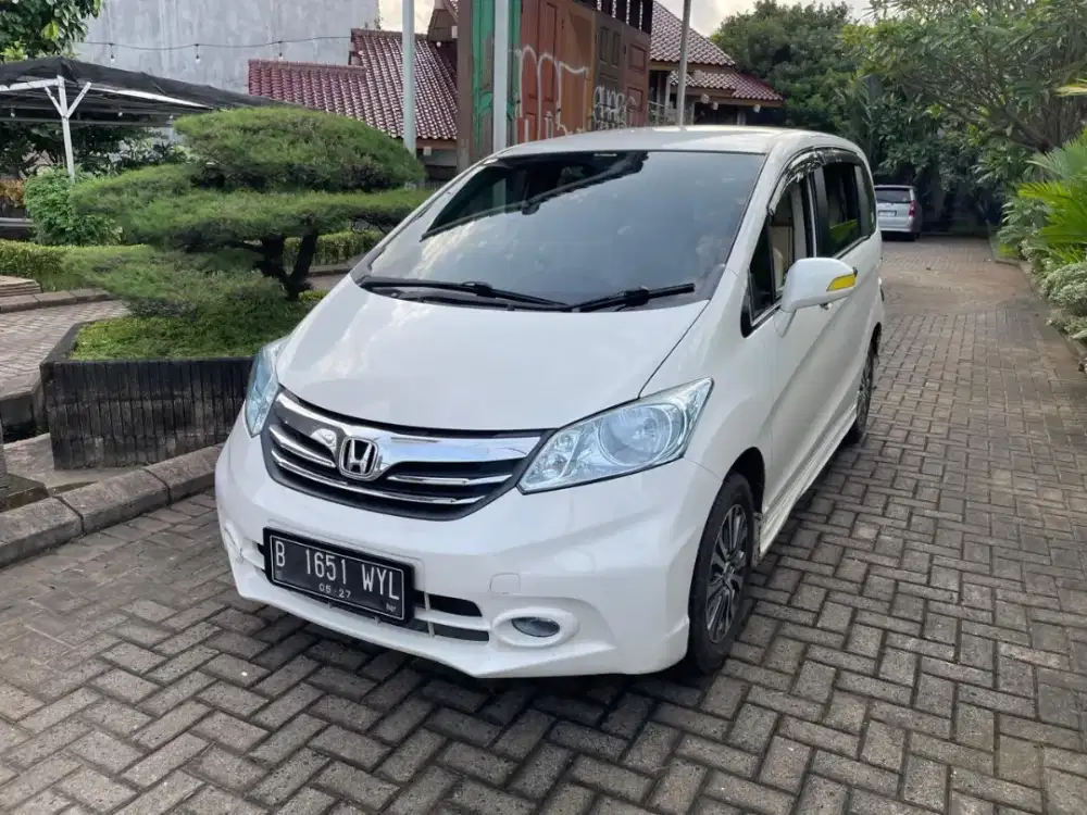 Cash Honda Freed SD Matic 2013 AC Double