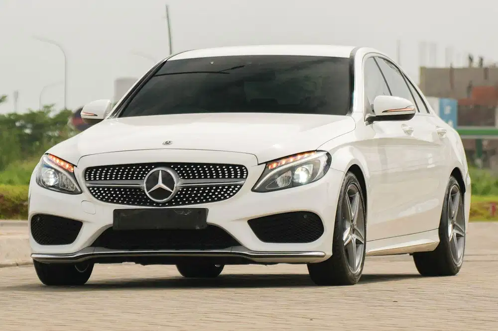 AMG KING! Mercedes Benz C200 AMG 2018 White Warranty Bosku! 320i