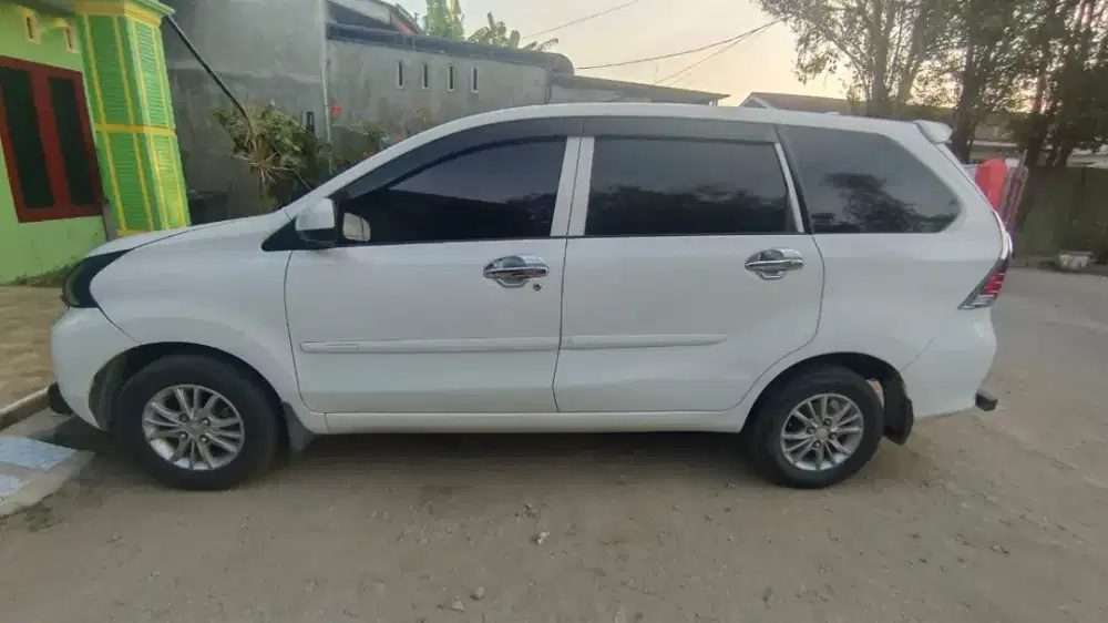 Xenia Pemakai pribadi mesin Terawat