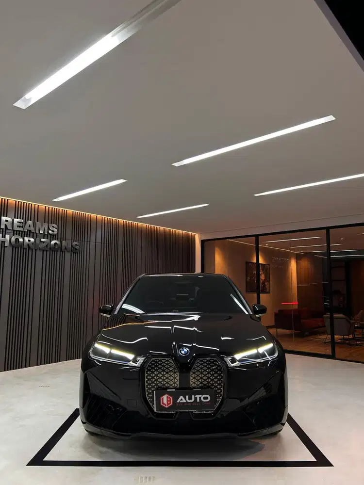 BMW iX EV xDrive40 2024 Hitam Full Electric Km16rb B168TMD mdl 2023