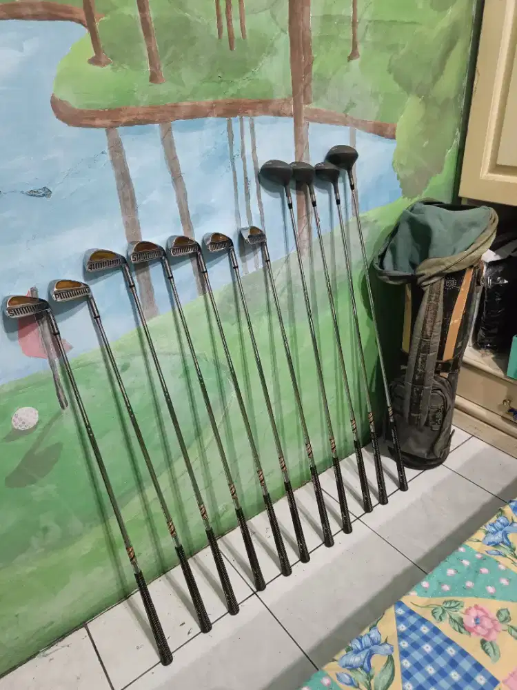 Stick Golf Iron merk Shark masih mulus,jarang dipakai