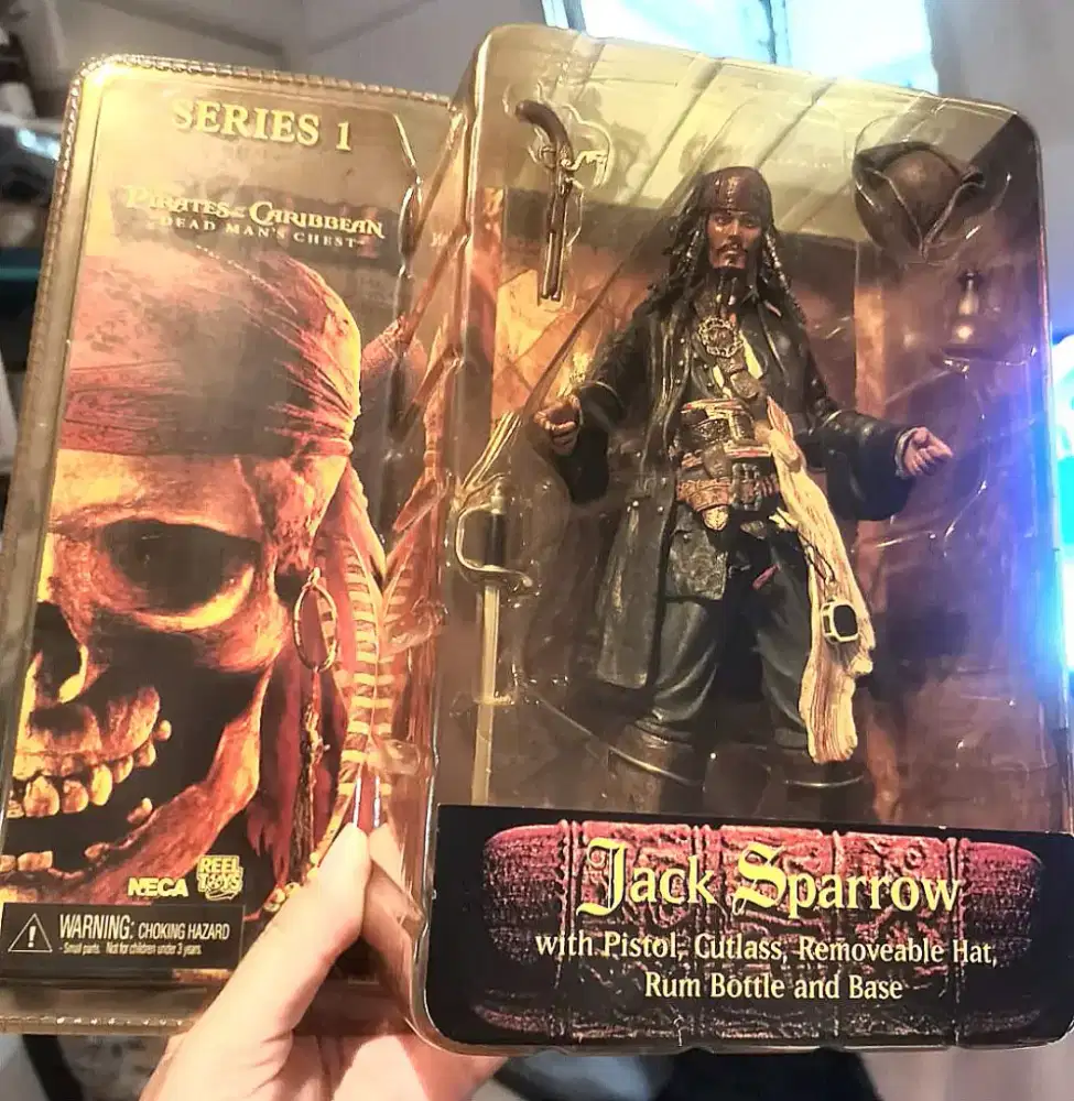 PIRATES CARIBEAN JACK SPARROW FIGURE