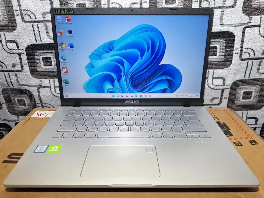Laptop Asus VivoBook A409JF core i5 ram 8gb dual VGA keyboard nyala