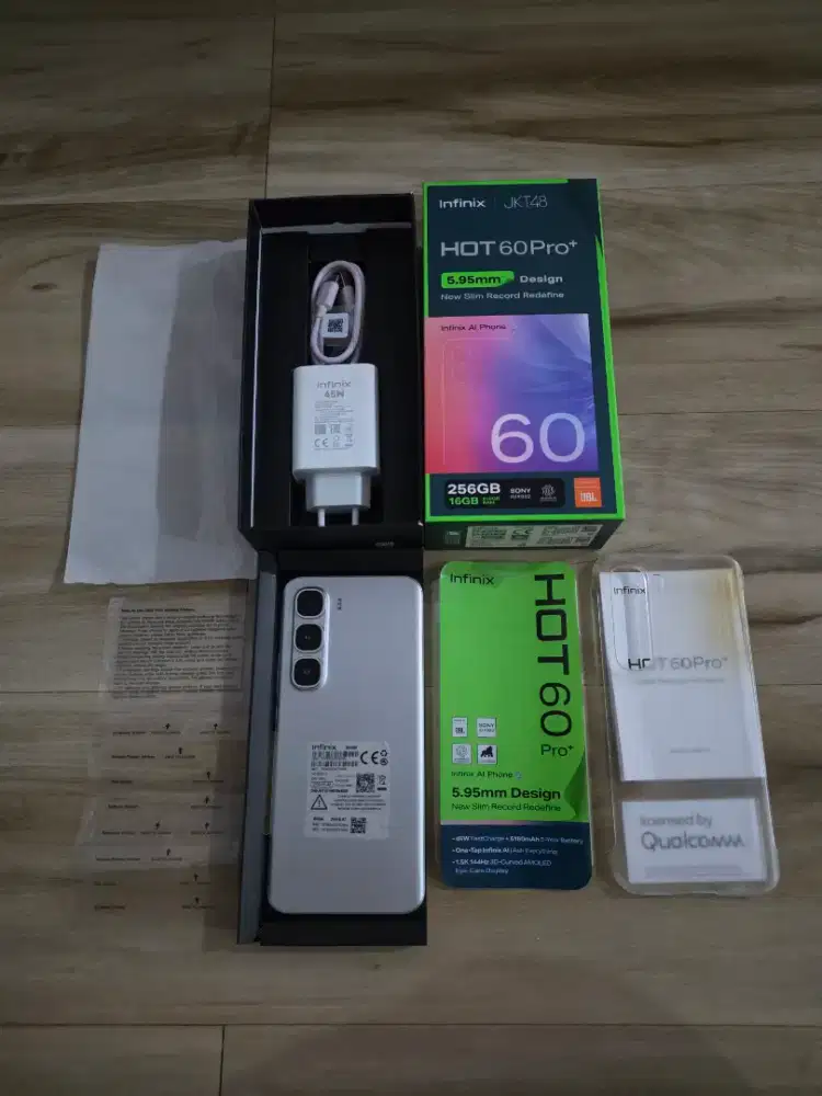 Infinix hot 60 pro+ 8/256 fisik pemakaian,no gompal/dent,fullset ori