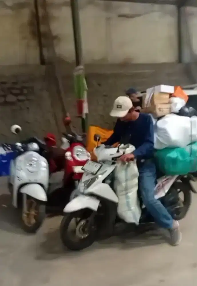 Dibutuhkan kurir paket