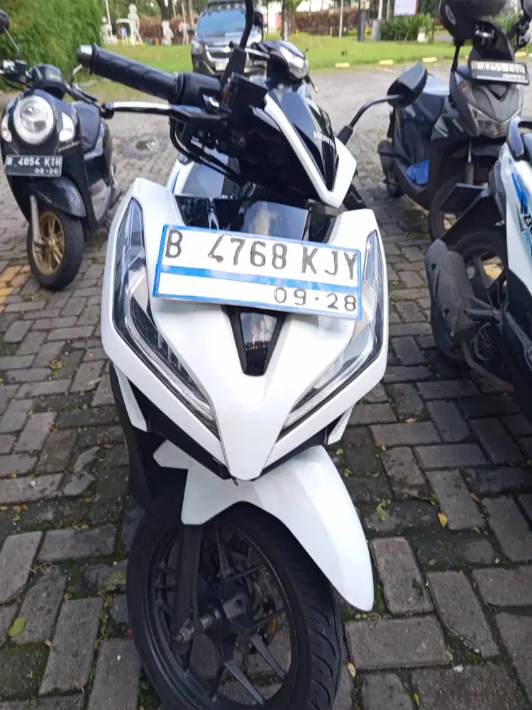 Dijual motor simpanan vario 125 thn 2018 akhir terawat mulus no minus