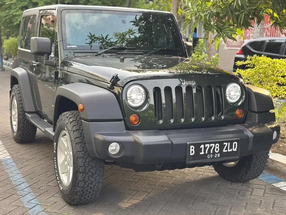 JEEP JK SPORT 3 DOORS 4X4 2011 BENSIN MATIC