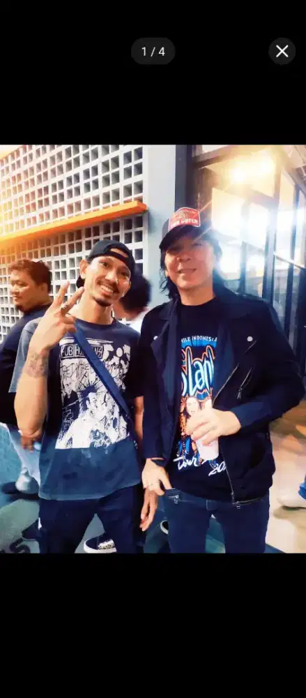 Saya Mencarii pekerjaan di bidang alumunium/kaca rakit pemasangan