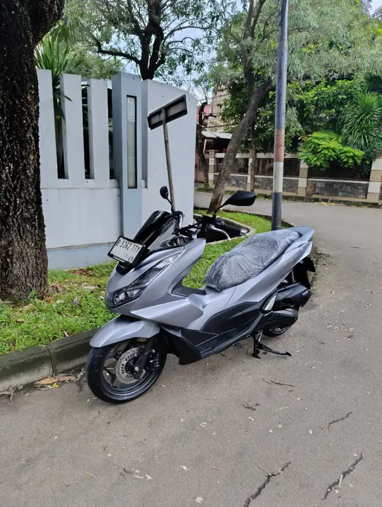 Bissmillah dijual motor Honda PCX 160cc 2024