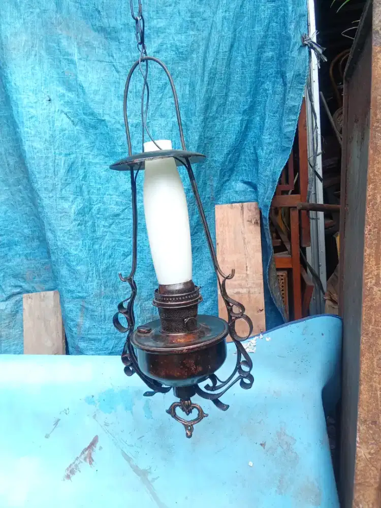 Lampu gantung antik