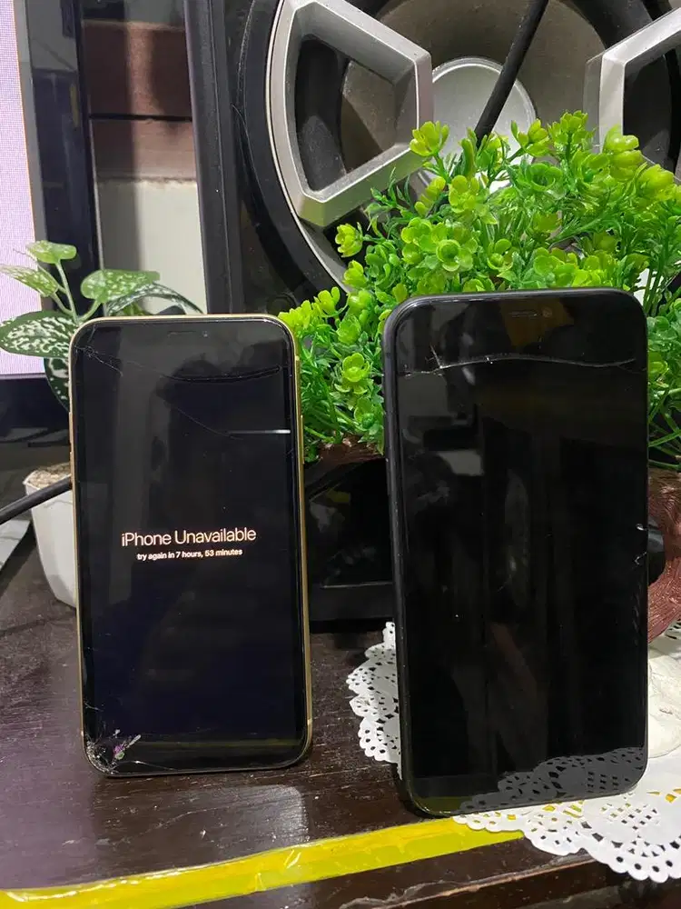 iphone 11 64 & iphone xr 256