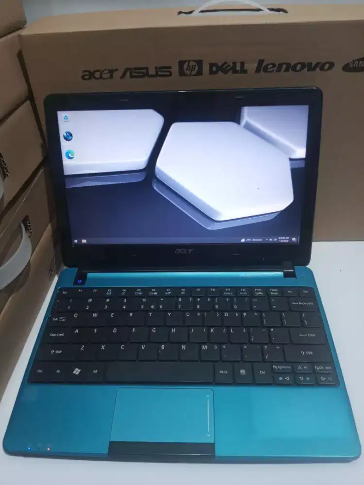 Acer Aspire one 722 AMD C60 DDR 4GB Hdd 500GB 12 Slim baterai 2.5 Jam