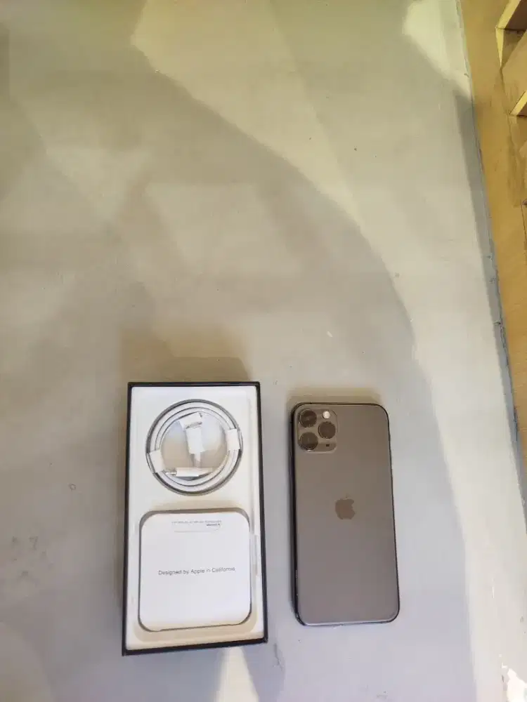 Iphone 11 pro 256gb grey crimy