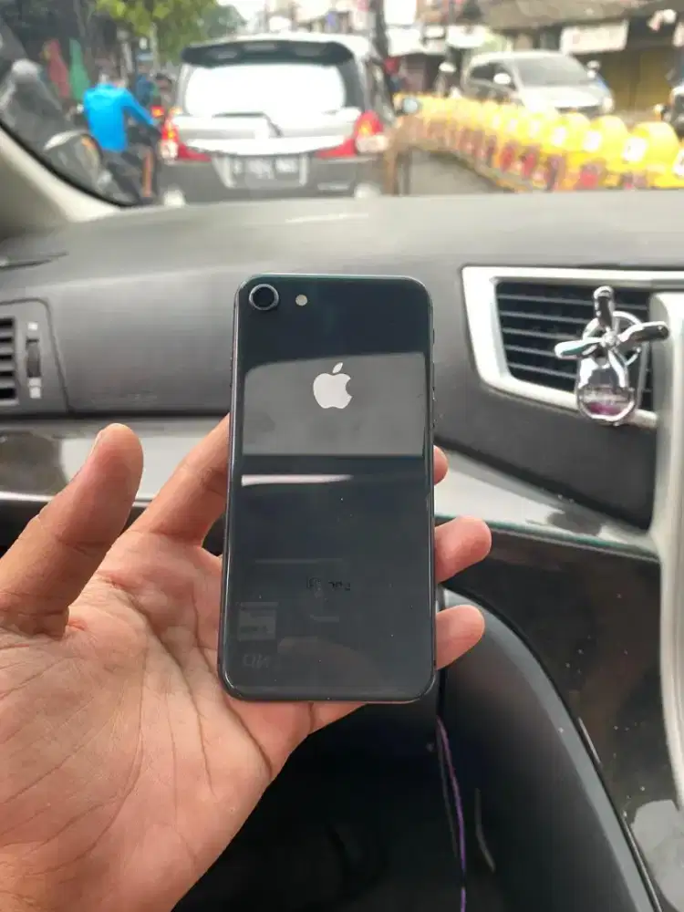 iPhone 8 64g resmi