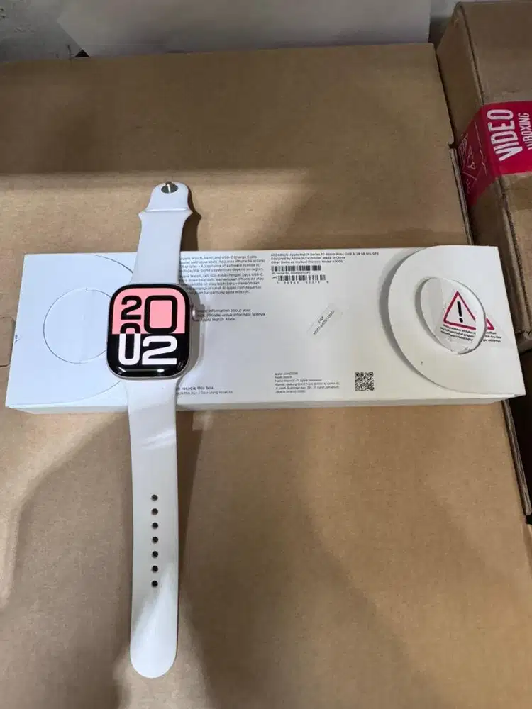 Apple watch series 10 46mm gold resmi ibox mulus like new