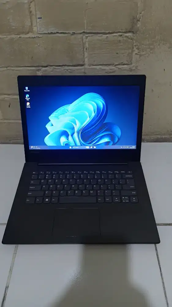 Lenovo Ideapad 330 core i3 gen 6 +double VGA