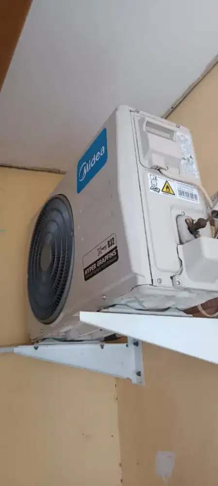 AC Midea setengah PK masih garansi