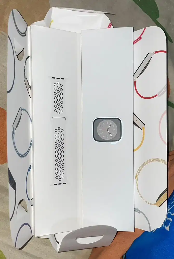 Apple watch series 8 41mm Silver case with nike silver S/M