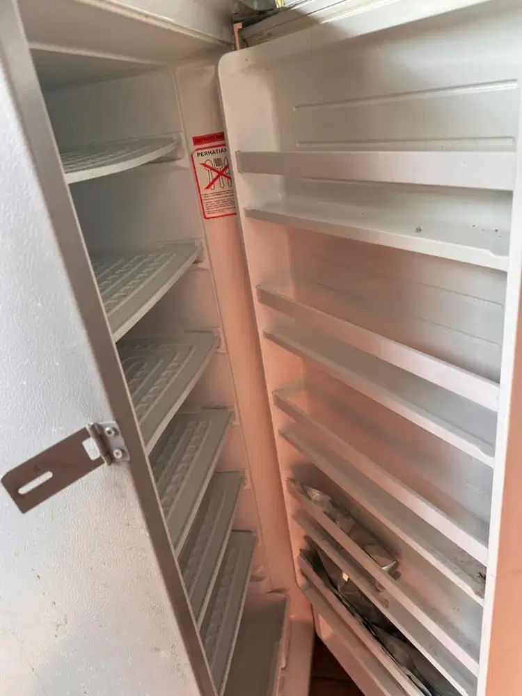 Freezer 1 pintu Aqua