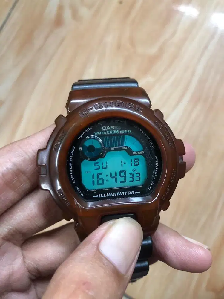 G-SHOCK DW 6900 Surfing