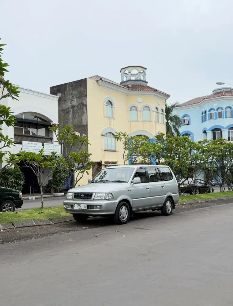 Toyota Kijang 2000 Bensin