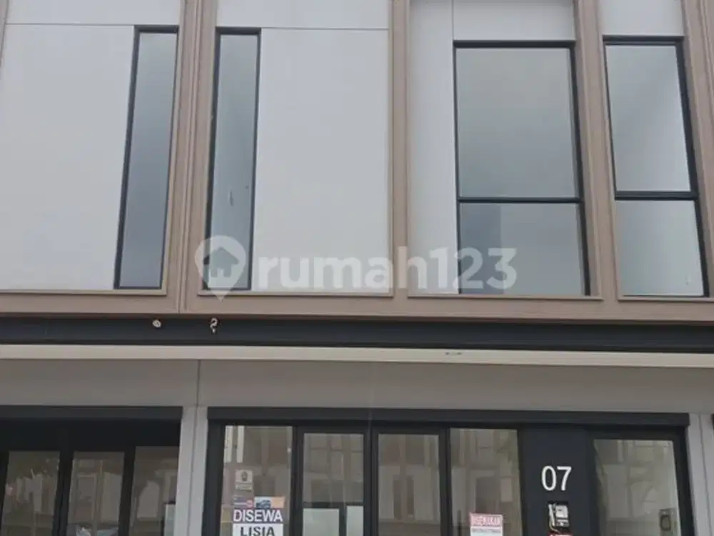 Ruko 3 Lantai Baru dan Cantik Siap Pakai di Tangerang