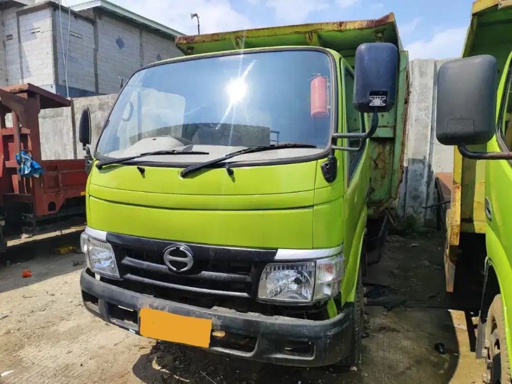 Hino Dutro 130HD 6 Roda Dump truck 2011