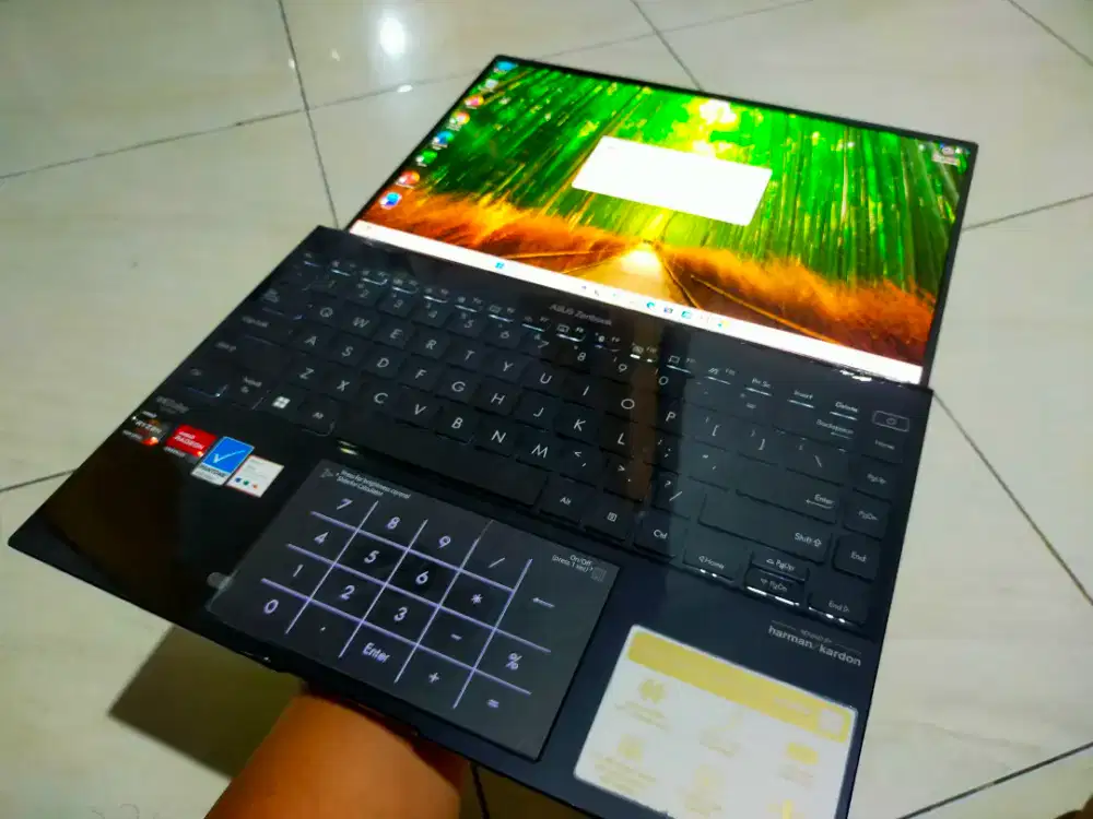 Dijual laptop Asus Zenbook AMD RYZEN 7-6800H Ram 16GB DDR5 SSD 512GBTC