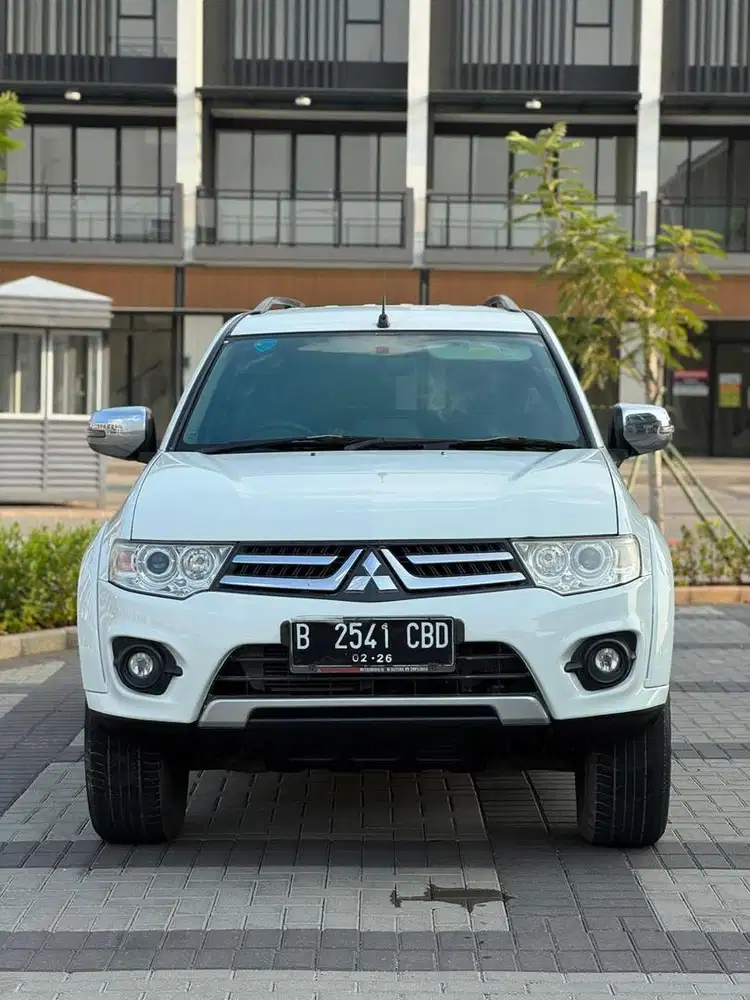 Cuma 200jt an Pajero Diesel Exceed AT 4x2 2015 Putih Obral ni Gan