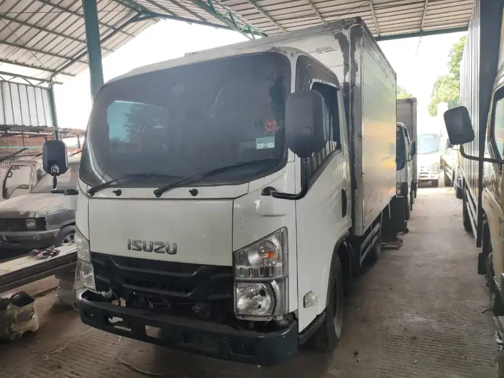 Isuzu Elf NLR 4 Roda Box 2017