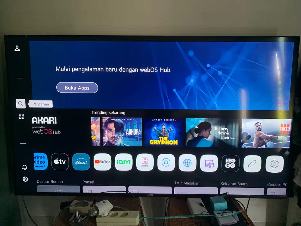 Di jual hdmi smart tv android 4 k akari 65 Inchi bekas