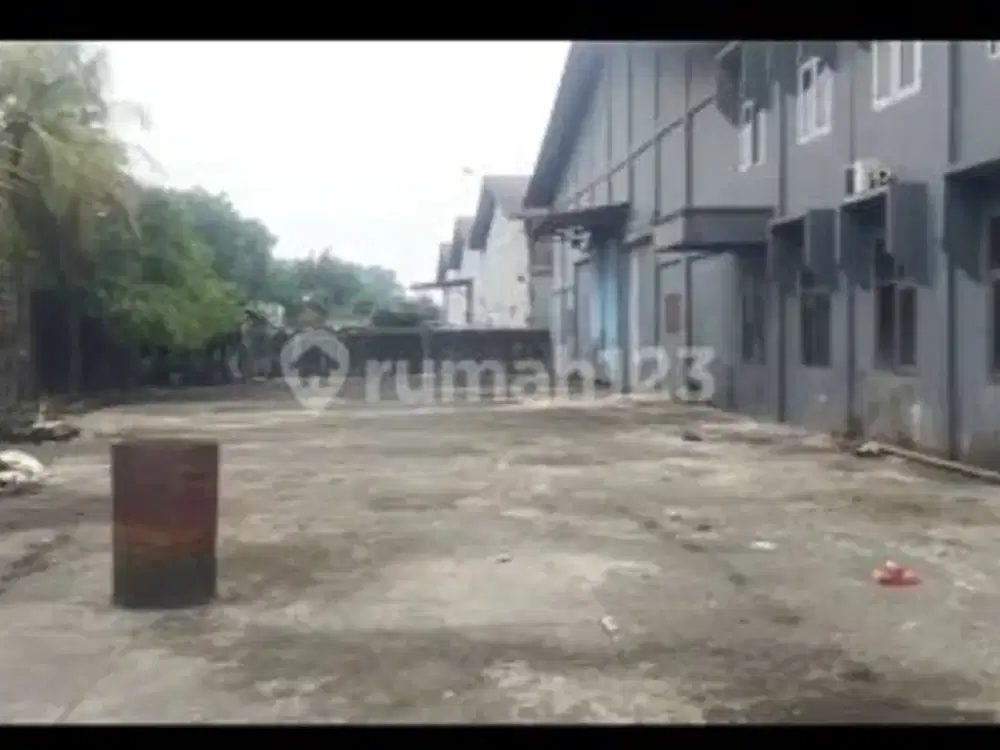 Gudang Siap Pakai Mess Parkir Luas Bebas Banjir di Tangerang