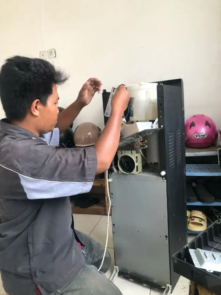 SERVICE MESIN CUCI WATER HEATER KULKAS DISPENSER AC DLL BERGARANSI