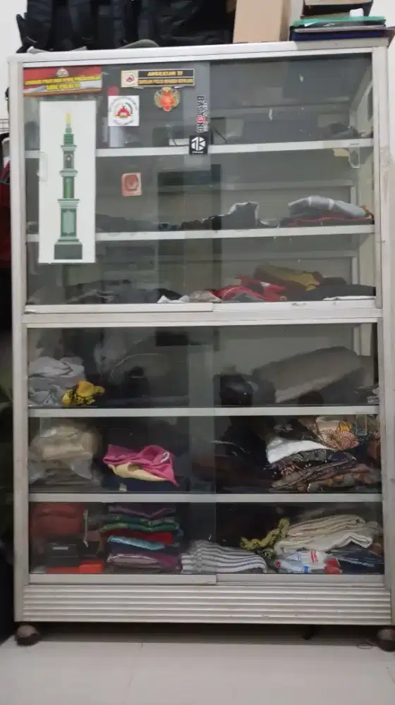 Etalase Kaca Geser / Showcase