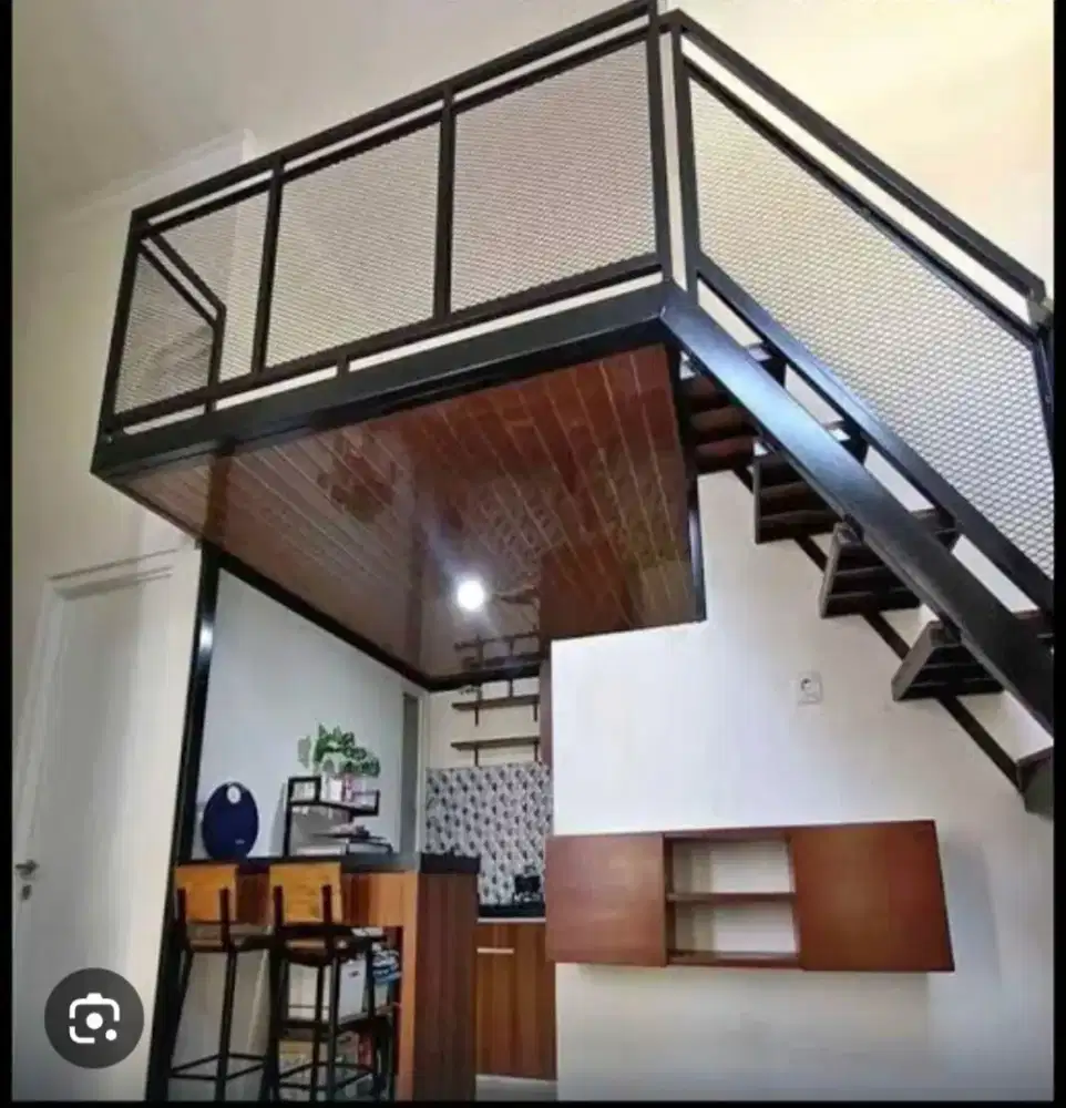 Mezzanine besi hollow ruang multifungsi