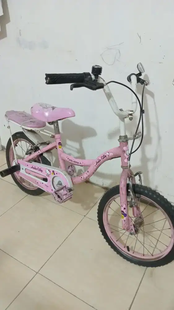 Polygon hello kity anak