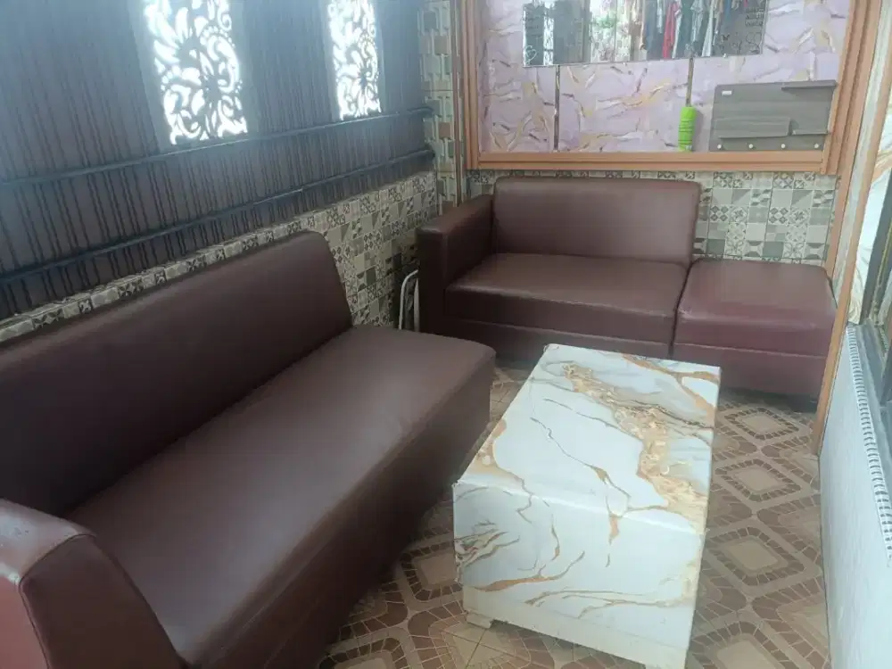 Sofa santai di teras