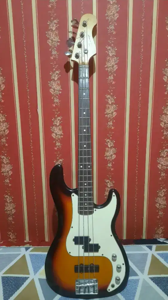 Gitar Bass Caraya