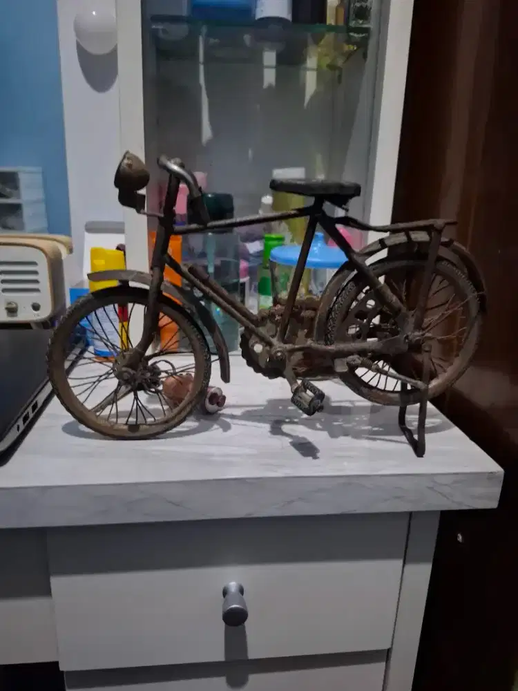 Sepeda antik mini