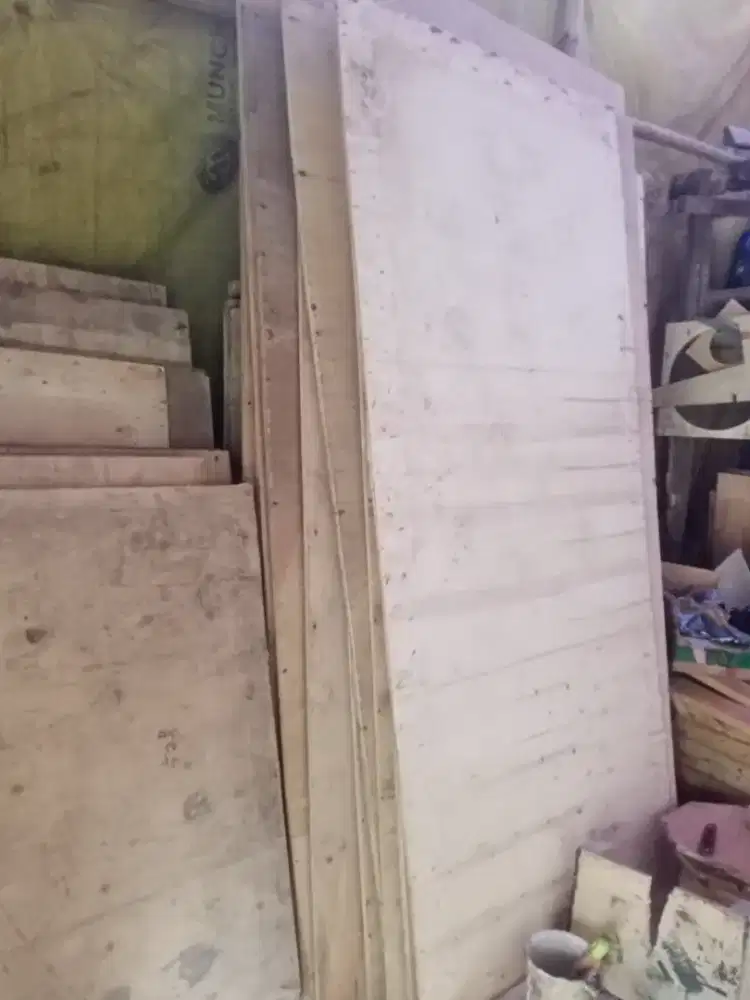 Jual triplek bekas tebal 18 mm .. 15 mm exs packing palet